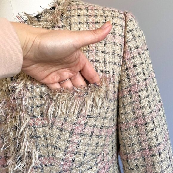 Pink / Cream Bouclé Blazer Skirt Suit - 8/Medium, very Chanel! - Picture 5 of 16